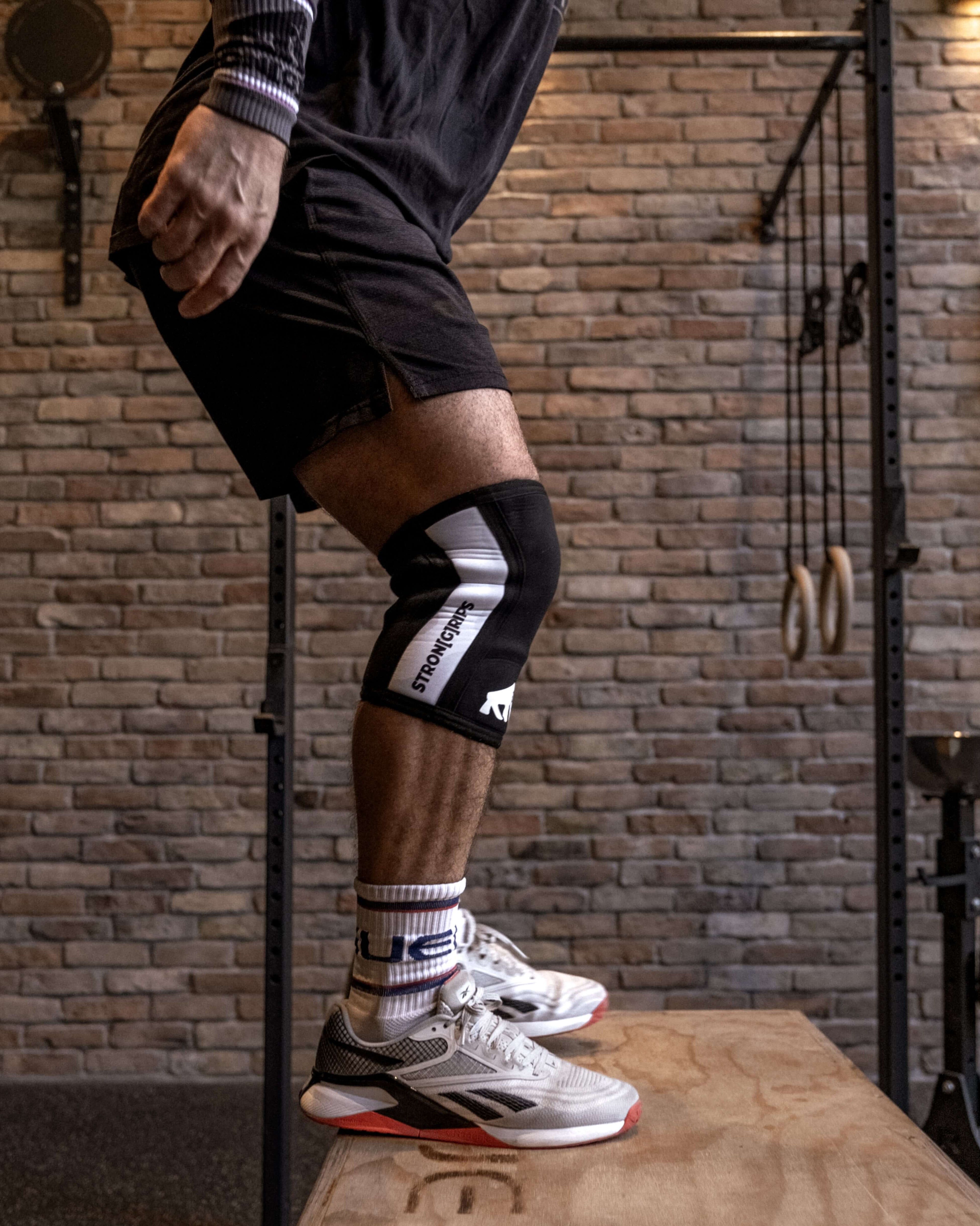 Fitness antrenmanlarınızda en sağlam diz desteği için StronGrips Dizlikler